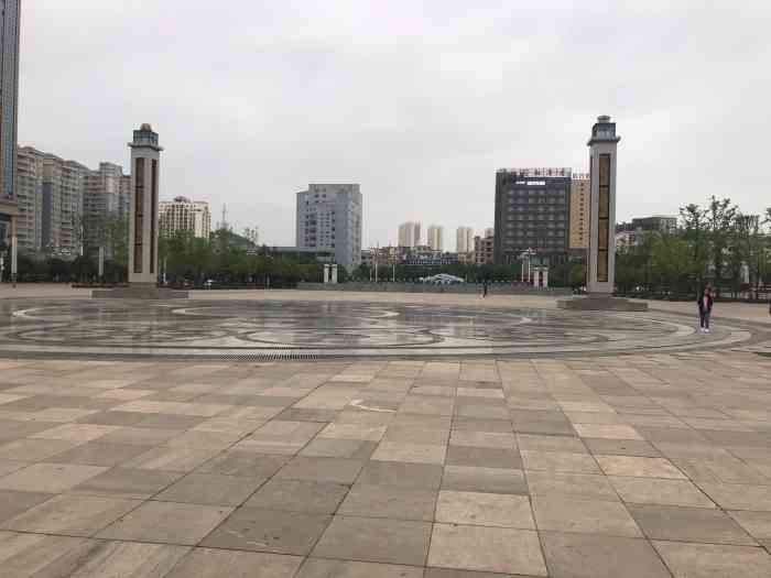 桔山广场-"广场很大,周围商场很多,欢乐橙,梦乐城,."-大众点评移动版