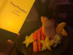 -FOUR PLAY BAR