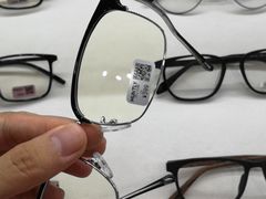 -罗伯特眼镜·蔡司官方授权(罗湖国贸店)