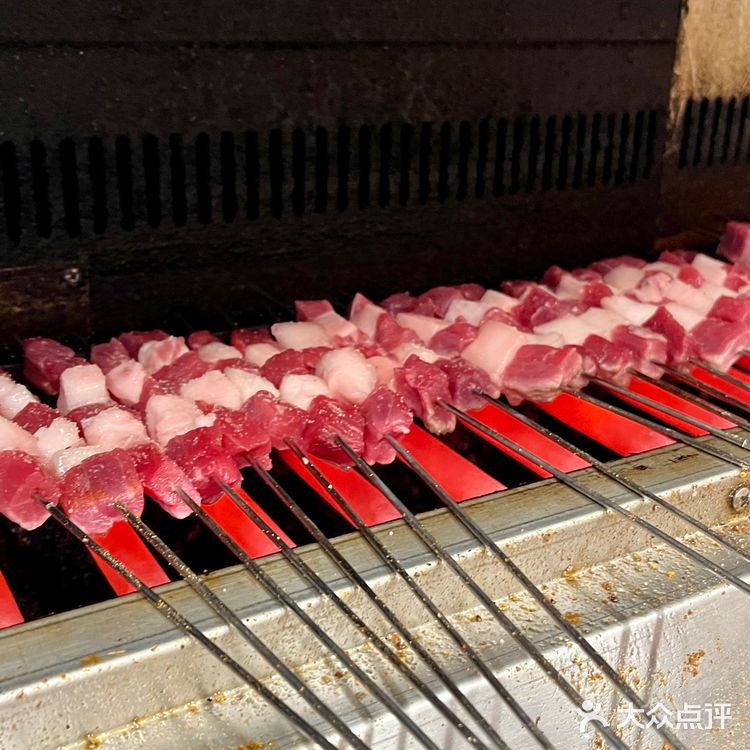 为了这口烧饼夹羊肉串我想每天都来官亭路!