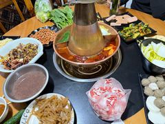 -果松木炭酸菜铜火锅·外婆参鸡汤