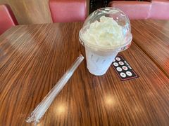 草莓味奶昔-FATBURGER 特富客汉堡(外交公寓店)