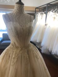点击看大图 -拉瑞娜LaReine婚纱礼服高级定制