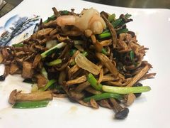 -乔家小院•本地小海鲜•非遗驴肉(万年泉路店)