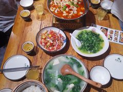 思茅酸汤鱼片-老滇山寨•云南特色菜•地方菜•民族风情歌舞表演(金碧店)