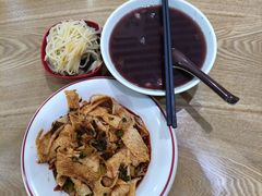 -三好食堂(煎饺·馄饨·肉饼米线·盛世广场店)