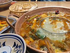-洱火云南酸菜牛肉火锅(石景山当代商城店)