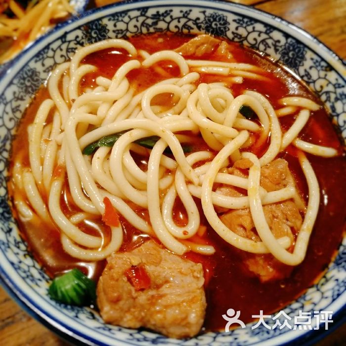 王军良烤肉排骨面