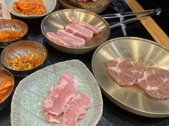-臻牛烤肉