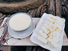 -周大娘牛乳(旧寨古村总店)