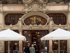 -Majestic Café