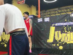 -爱蹦iBOON蹦床运动馆(江汉店)