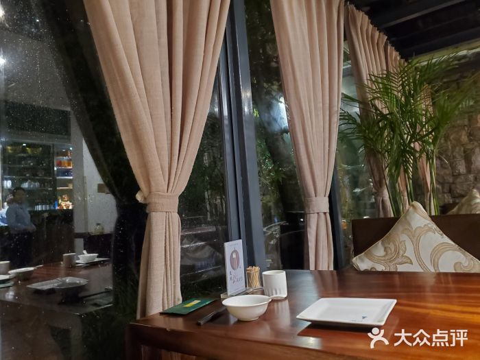 山外山·林语花园餐厅图片