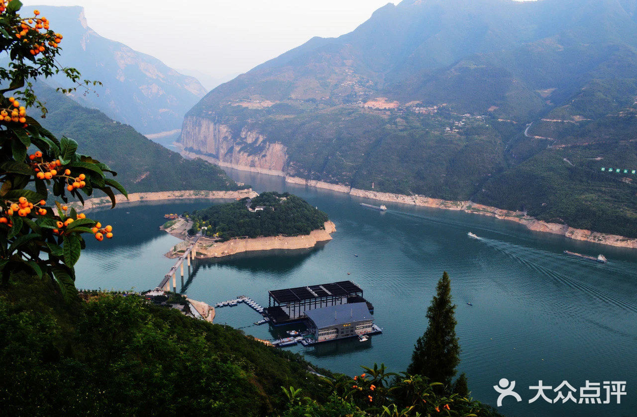 想去三峡了…… 朝辞白帝彩云间,千里江陵一日还