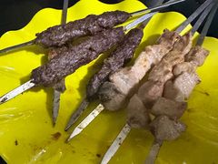 -烤肉小伙烤肉店