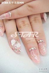 俏丽草莓奶糖-STAR美甲店