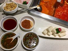 -海底捞火锅鲜切牛肉主题店(长寿路店)