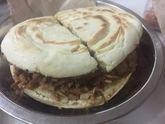 纯瘦腊汁肉夹馍-薛昌利大米面皮(南关正街店)