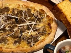 烤牛肉披萨-I HOLIC艾豪丽披萨(KKone店)