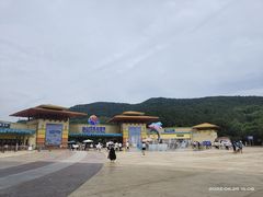 -汤山欢乐水世界
