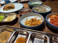 -明洞阿姨·韩式酱蟹烤肉·创意料理(三元桥店)