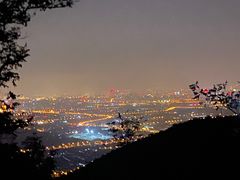 -鬼笑石后山停车场