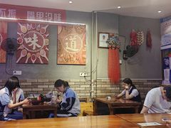 -爆炸头阿姨小四川正宗川味小吃(无任何分店)