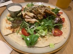 照烧鸡肉配牛油果拉法沙拉-HELLO 27 意面·沙拉·帕尼尼