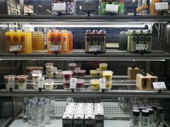 面包甜点陈列柜-OUR Bakery(三里屯太古里店)