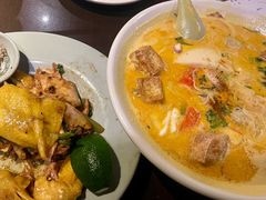 -大头虾越式风味餐厅(光明广场店)