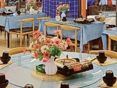 -刘姐啤酒鱼民族演艺餐厅(西街总店)
