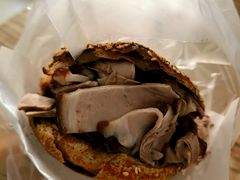 烧饼夹肘子肉-老四烧饼铺(丽源路店)