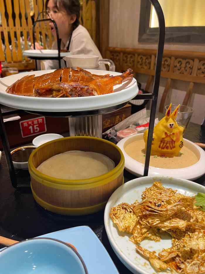 局气 烤鸭·北京菜(王府井apm店)-"坐标～局气王府井店位于王府井apm