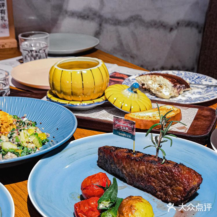 最近疯狂种草的西餐厅，氛围感十足🏙️~