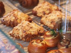 -VERIE BAKEHOUSE