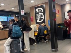 -麦当劳(上海虹桥站30B检票口楼上)