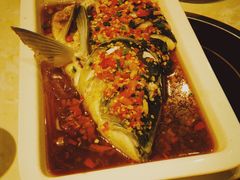 剁椒蒸雄鱼头-大碗先生(荣时代店)