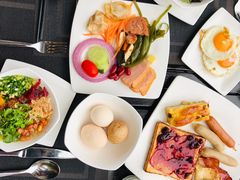 -三亚湾海居铂尔曼度假酒店