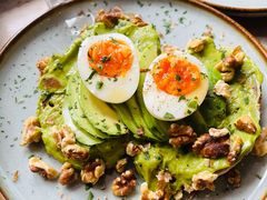 牛油果煮蛋吐司-RAC BAR(安福路店)