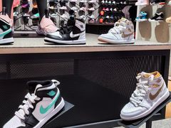 -NIKE KIDS(百联又一城购物中心店)