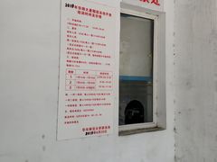 -小海豚国际游泳培训(长宁龙之梦酒店)