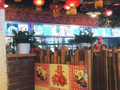大堂-靠山屯东北农家菜(八龙桥雅苑店)