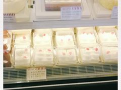 -红宝石·鲜奶小方·海派西点房(金杨店)