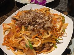 泡菜炒乌冬面-嗨寿司 无国界料理