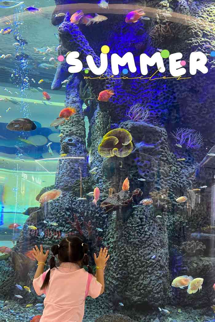 海尚mall-"商场布局很有很棒,很多餐厅都在外边开启了.