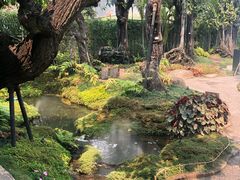 -Chom Cafe and Restaurant