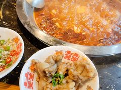 -憨孃孃·重庆老火锅(红山黑金店)