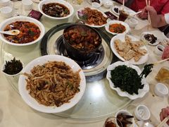 -渝君重庆火锅(嘉宾路店)
