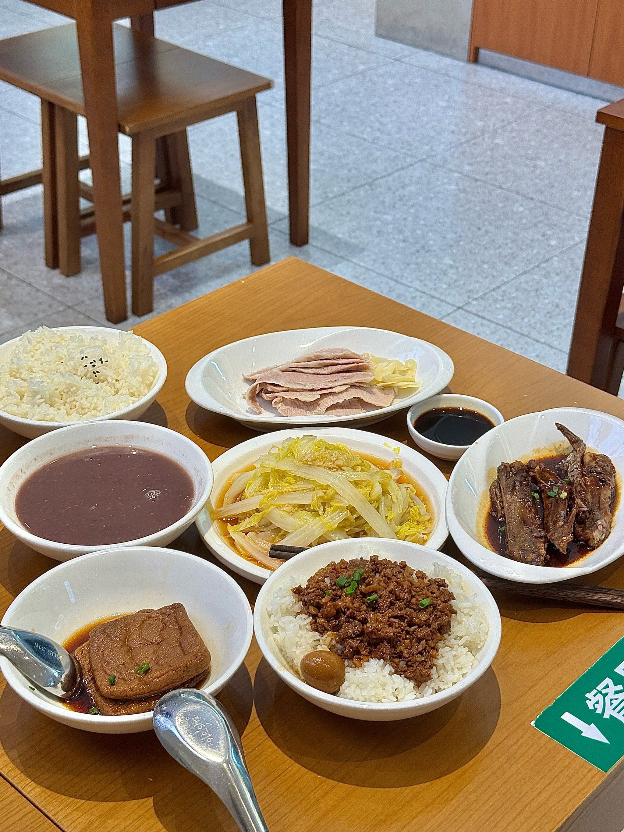 杭州东站万象汇一人食🌟古早味的鲁肉饭来一碗!