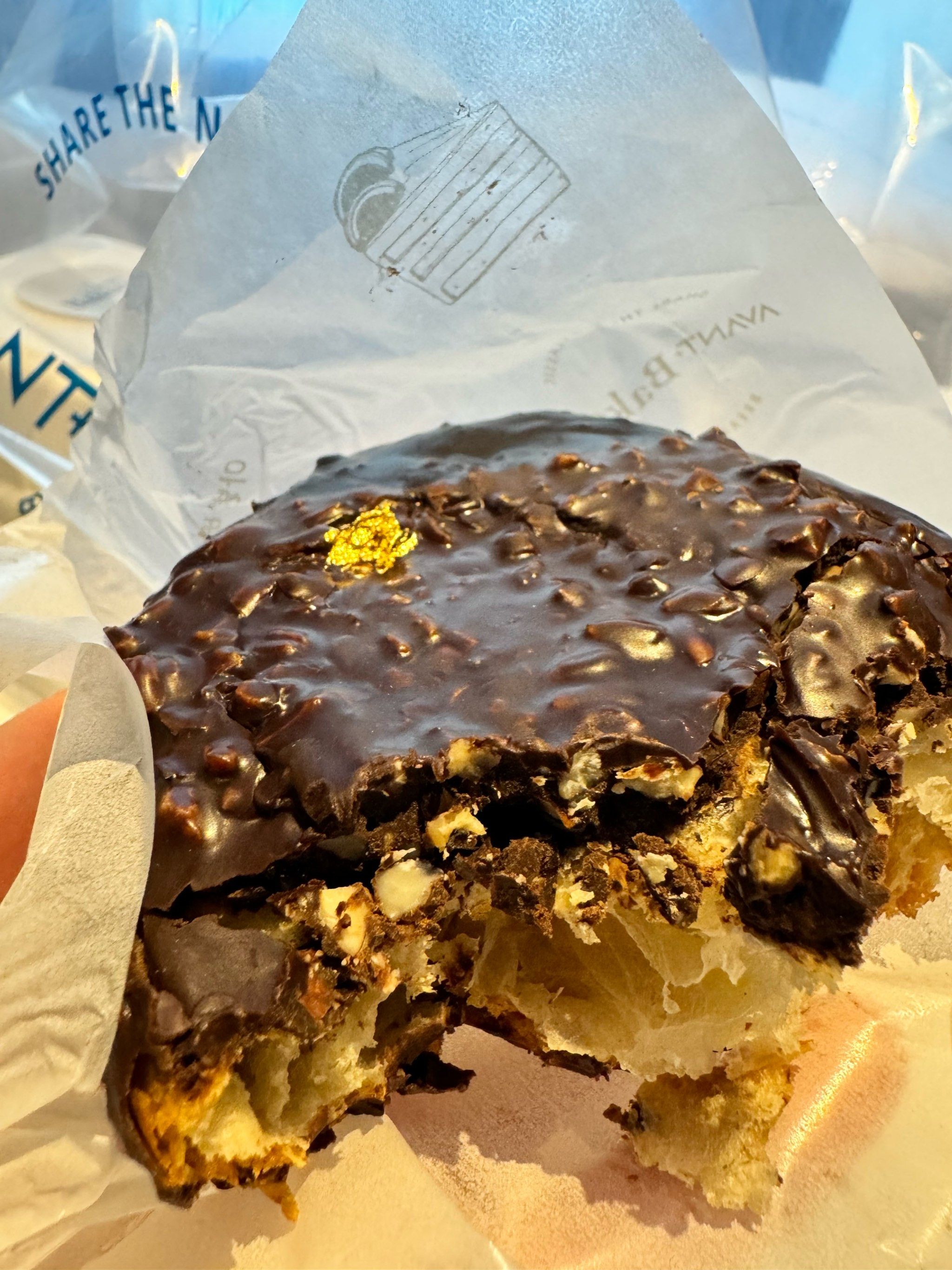 小金箔加持的巧克力可颂